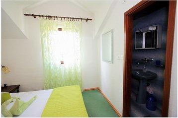 Hrvatska Privát Sutivan, Eksterijer